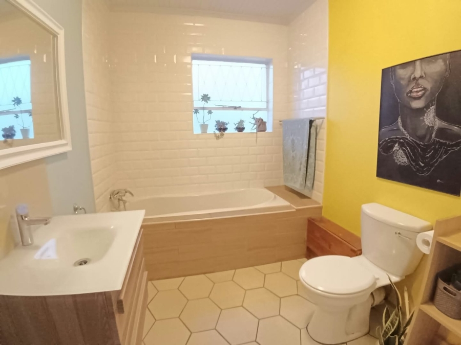 3 Bedroom Property for Sale in Kabega Park Eastern Cape